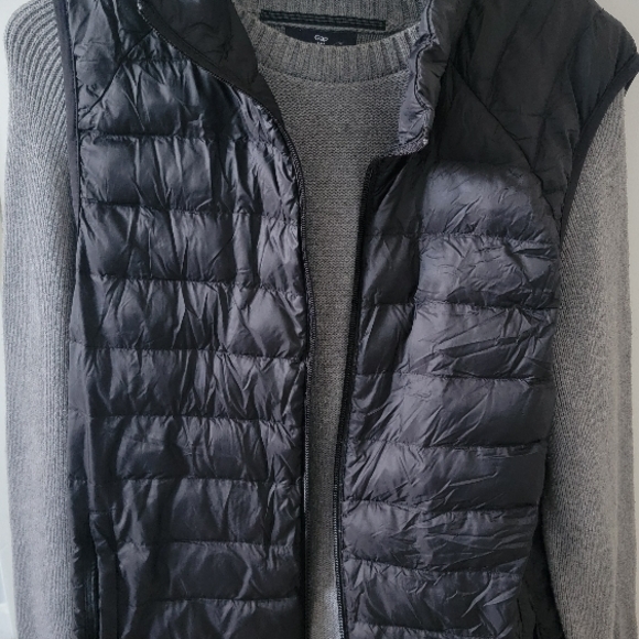 Gap Sweater W/ Black Quilted Vest - Picture 1 of 2